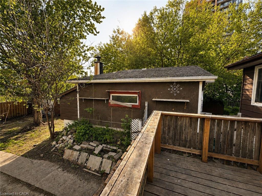 27 Oak Street Property Photo 16