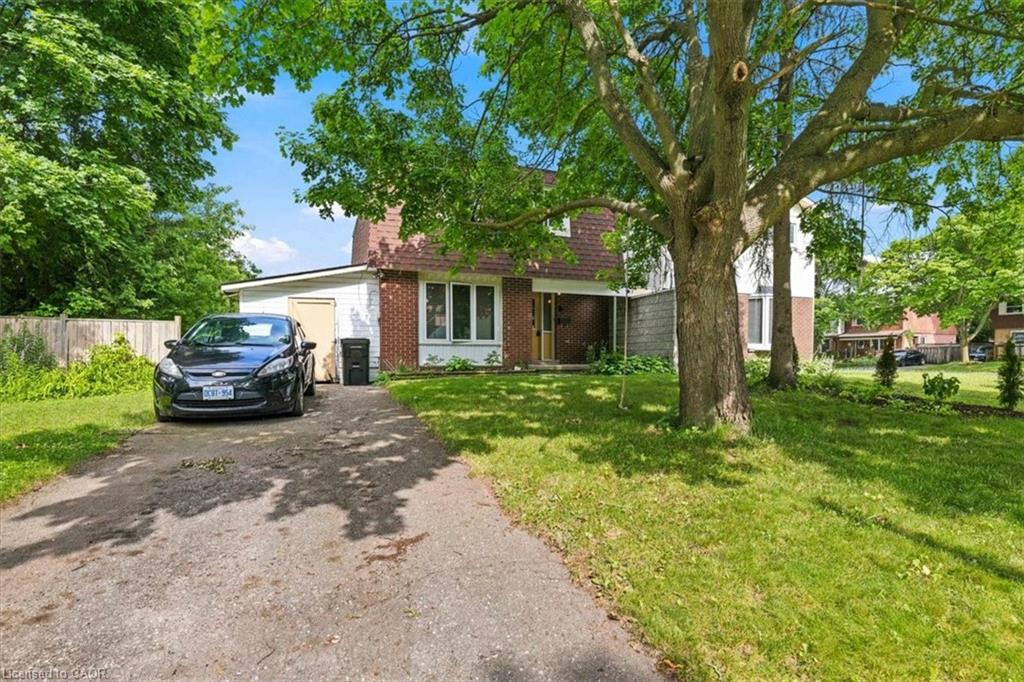 6 Tamarack Court Property Photo 1