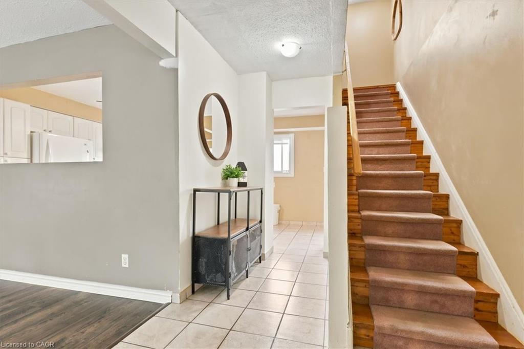 6 Tamarack Court Property Photo 4