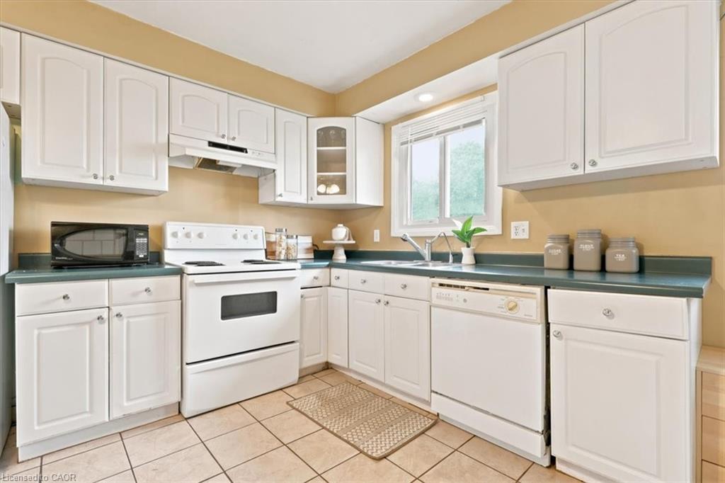 6 Tamarack Court Property Photo 6