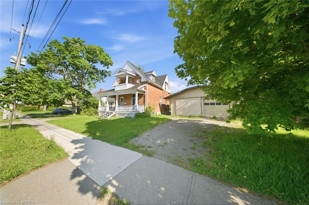 816 Colborne Street E Property Photo 3