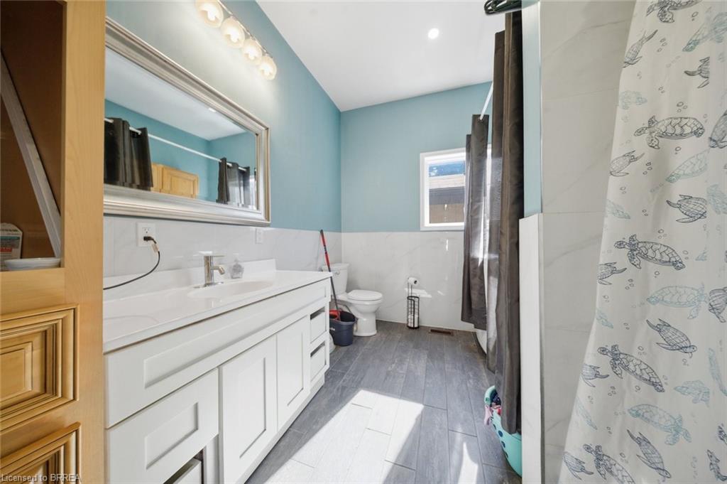 816 Colborne Street E Property Photo 23