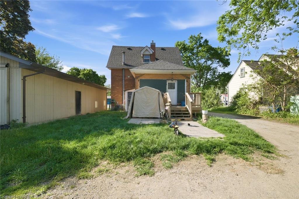 816 Colborne Street E Property Photo 34