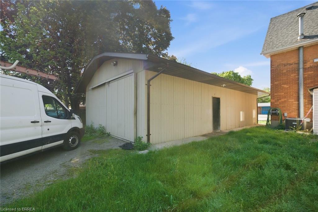 816 Colborne Street E Property Photo 35