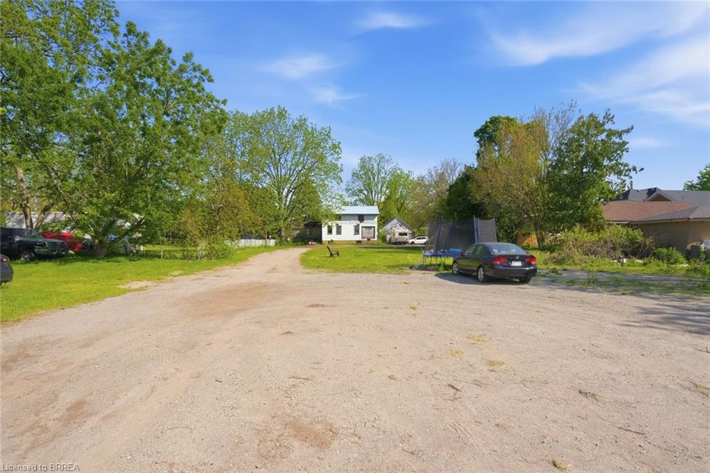816 Colborne Street E Property Photo 38