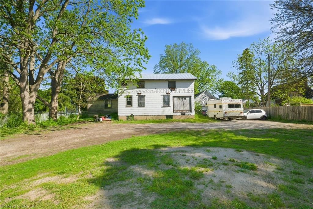 816 Colborne Street E Property Photo 41