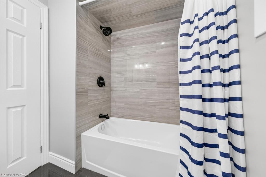 662 Montego Crescent Property Photo 26