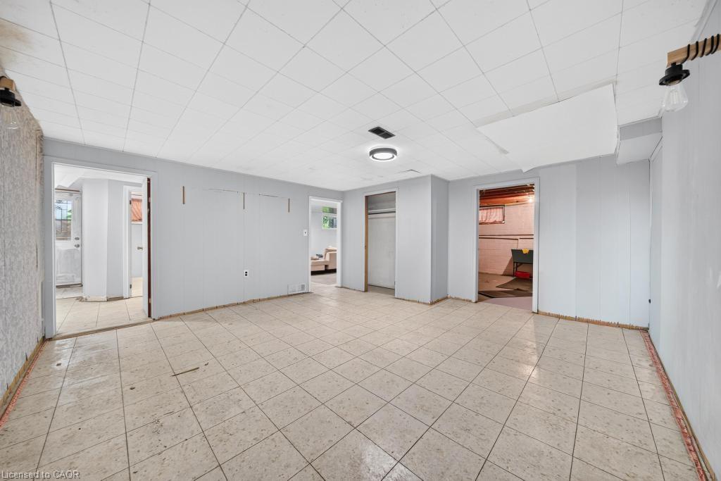 662 Montego Crescent Property Photo 35