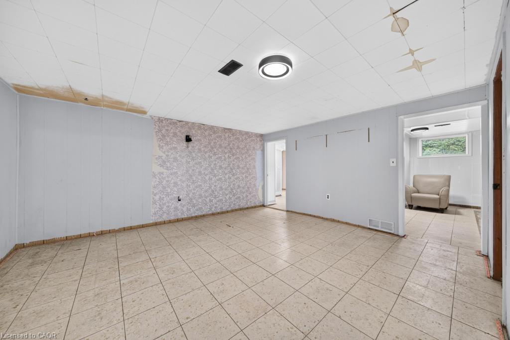 662 Montego Crescent Property Photo 37