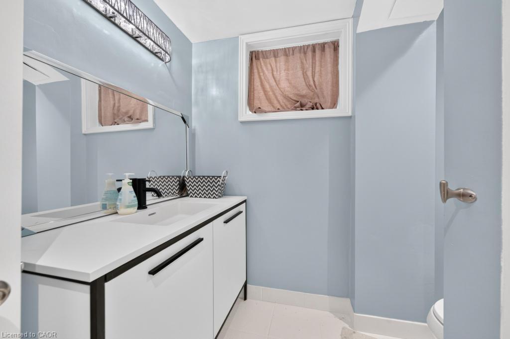 662 Montego Crescent Property Photo 39