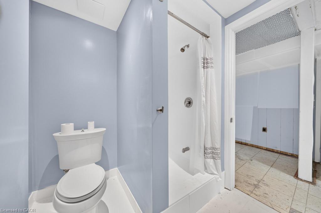 662 Montego Crescent Property Photo 40