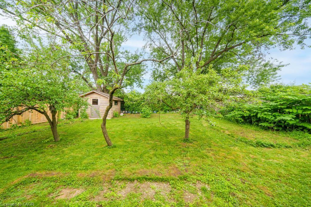 662 Montego Crescent Property Photo 42