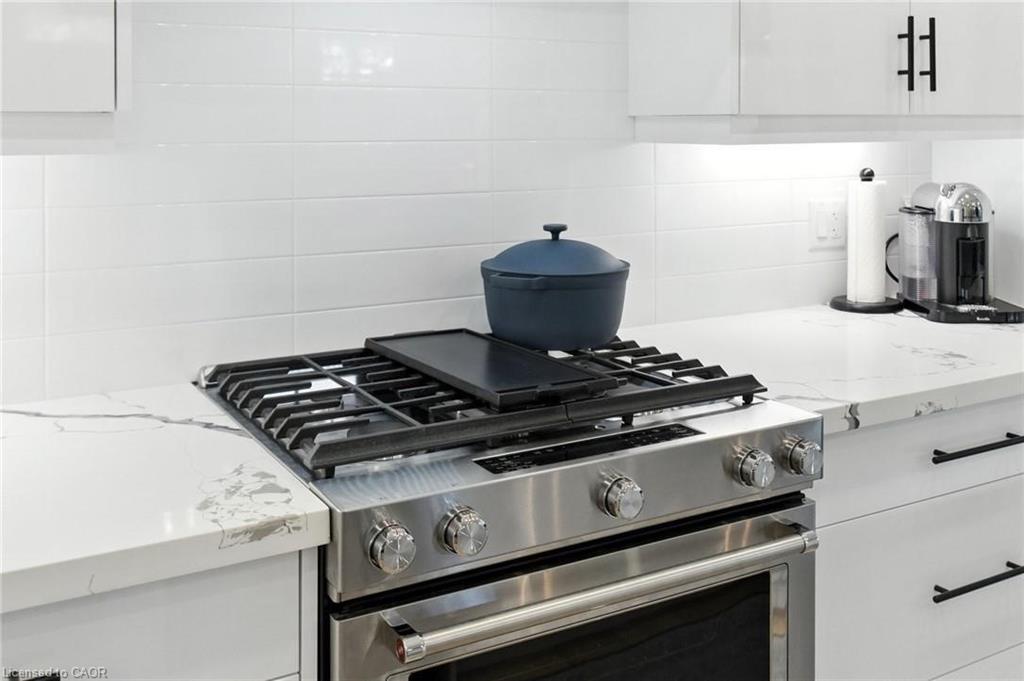 270 Charles Street Property Photo 8