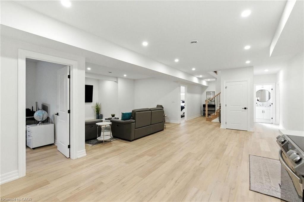 270 Charles Street Property Photo 28