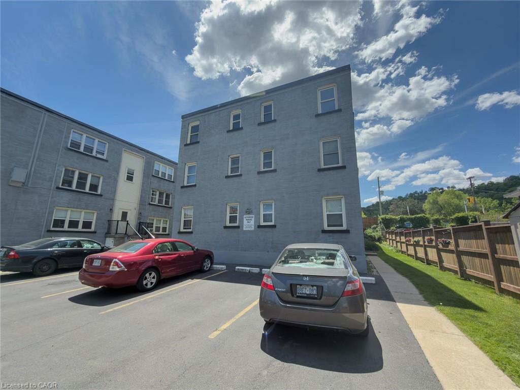9-1755 King Street Property Photo 4