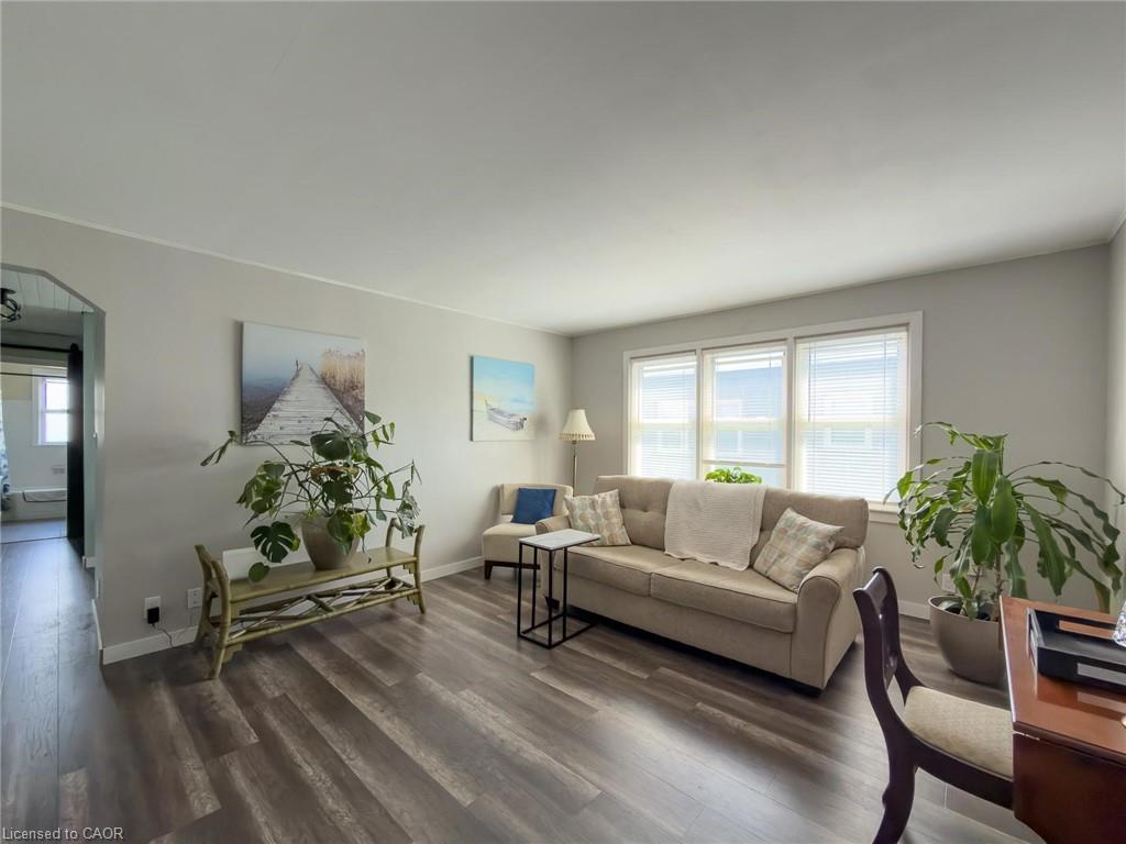 9-1755 King Street Property Photo 14