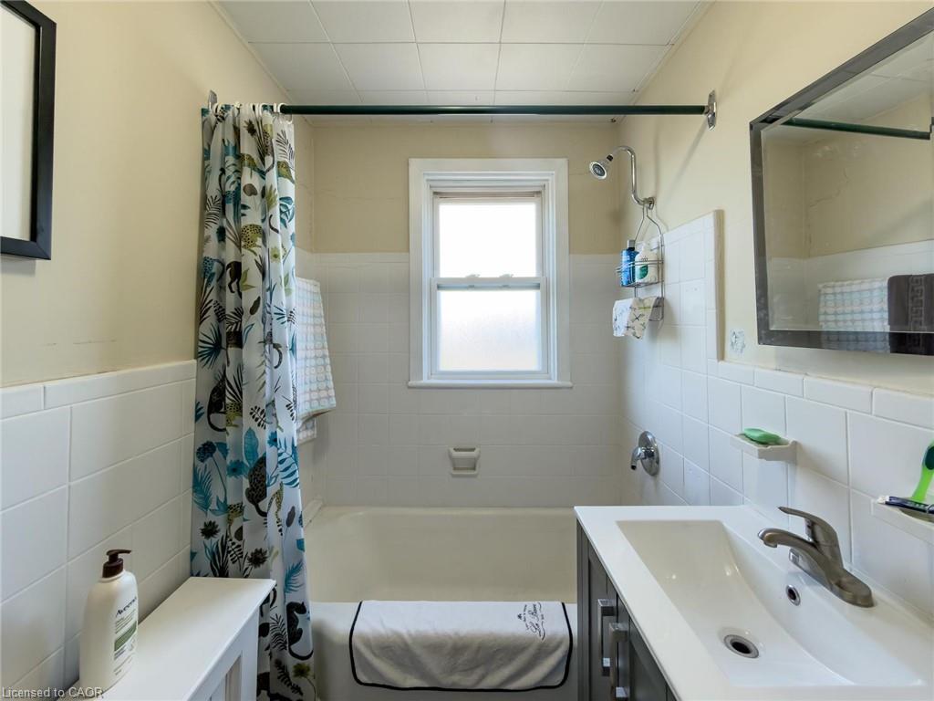 9-1755 King Street Property Photo 27