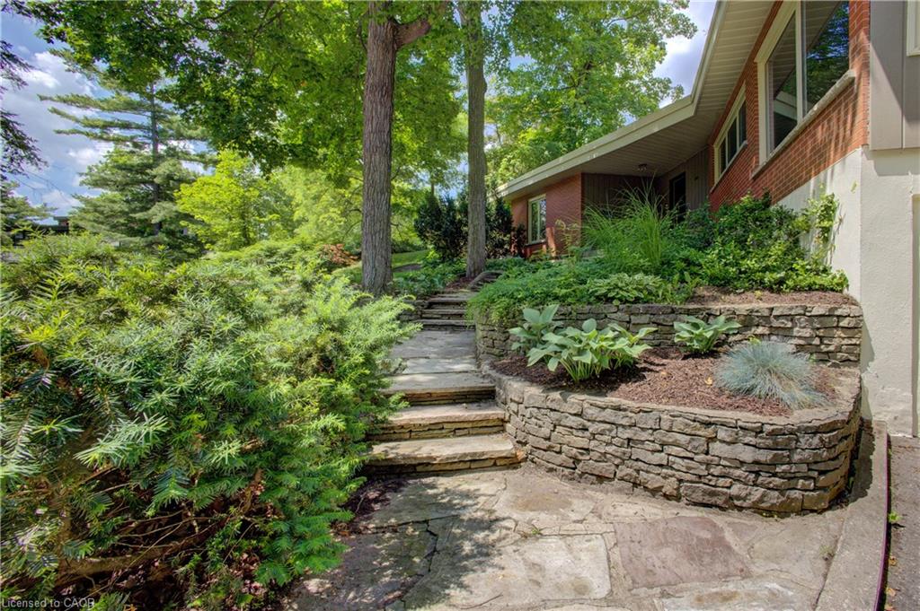 294 Algonquin Drive Property Photo 5