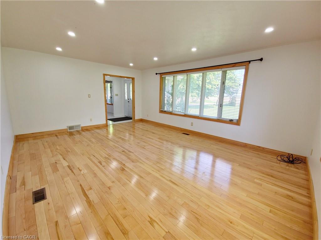 17 Cemetery Road Property Photo 7