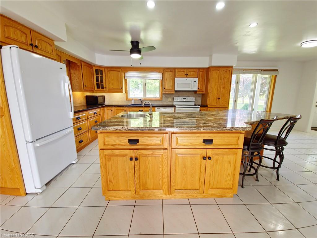 17 Cemetery Road Property Photo 13