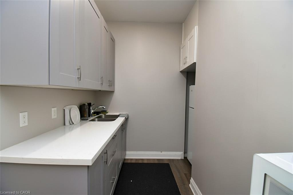 242 James Street S Property Photo 13