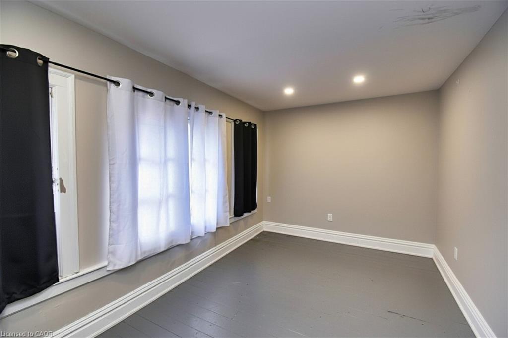 242 James Street S Property Photo 29