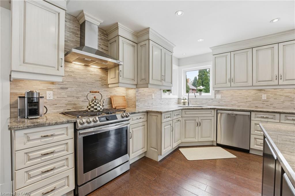 28 Deerview Avenue Property Photo 13