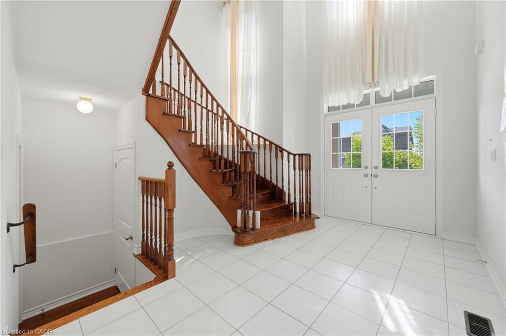 144 Gold Park Glen Property Photo 5