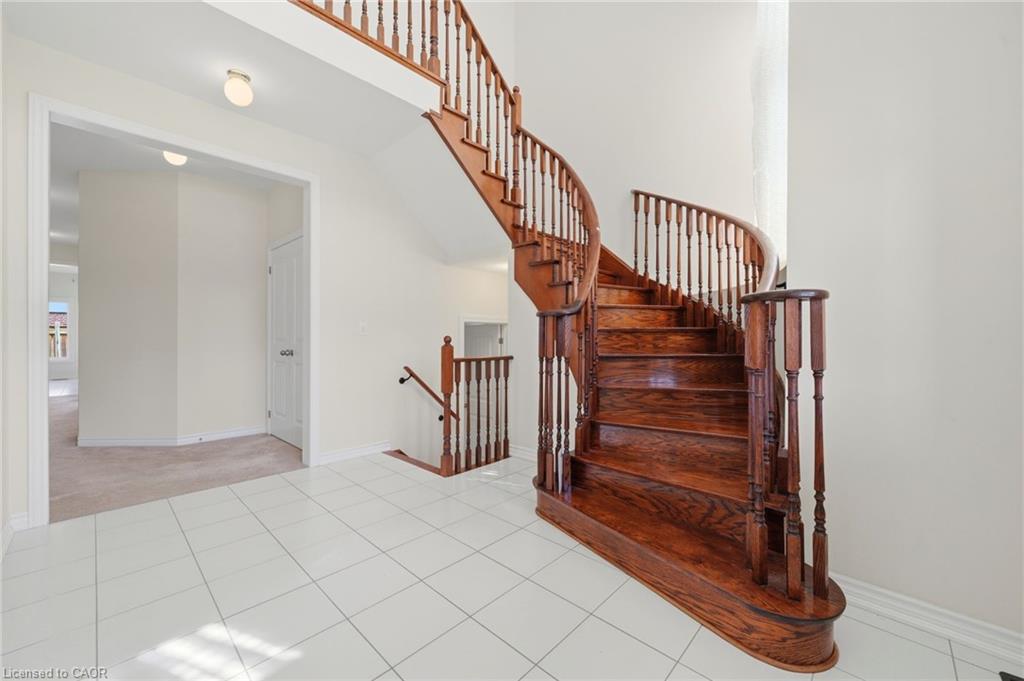 144 Gold Park Glen Property Photo 6
