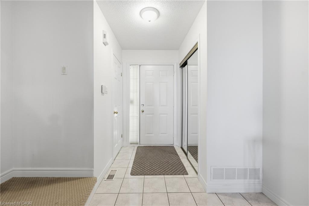 6-85 Edgewater Drive Property Photo 4