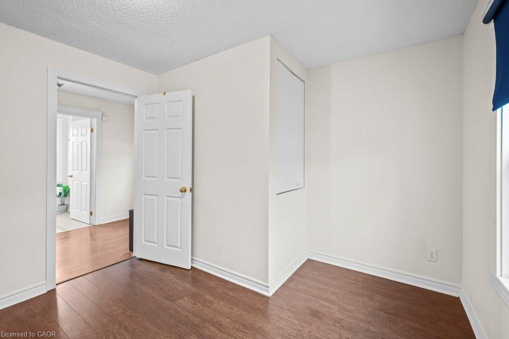 15 Melrose Avenue N Property Photo 8