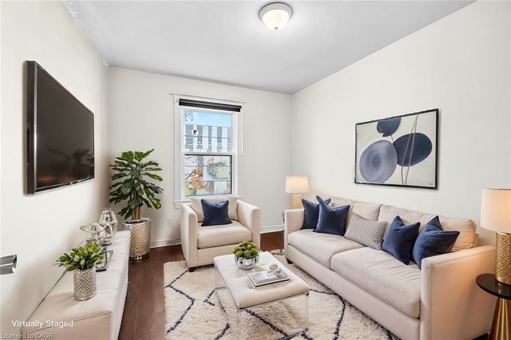 15 Melrose Avenue N Property Photo 10