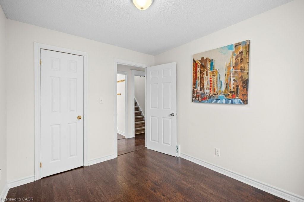 15 Melrose Avenue N Property Photo 12