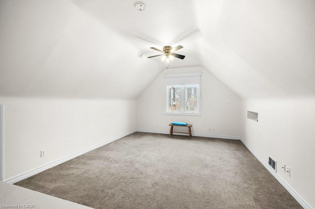15 Melrose Avenue N Property Photo 15