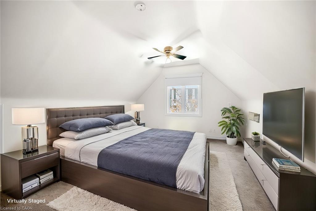 15 Melrose Avenue N Property Photo 16