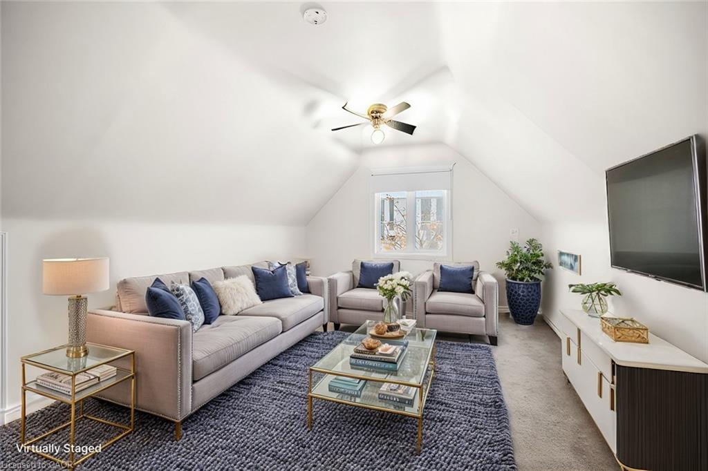15 Melrose Avenue N Property Photo 17