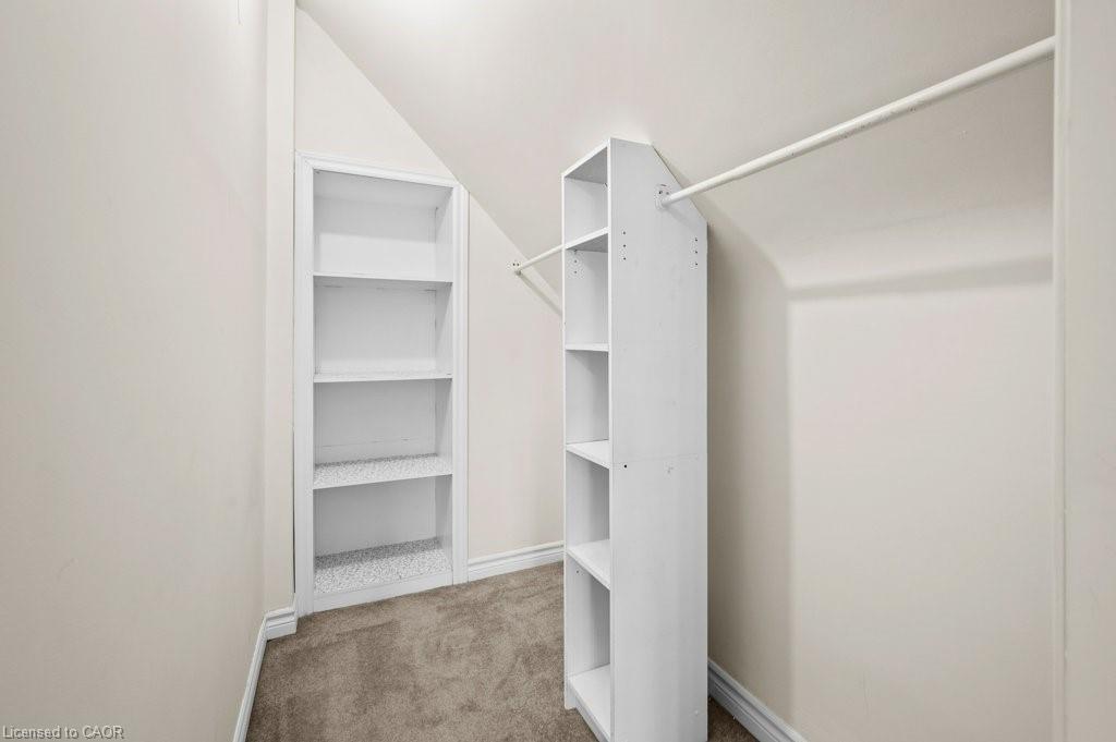 15 Melrose Avenue N Property Photo 19