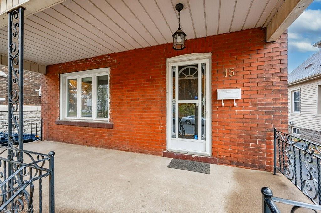 15 Melrose Avenue N Property Photo 21