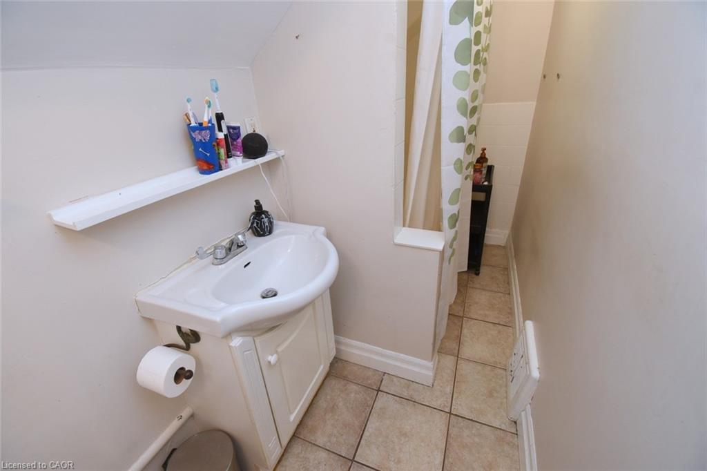 12 Wood Street W Property Photo 11