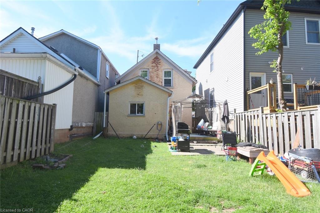 12 Wood Street W Property Photo 13