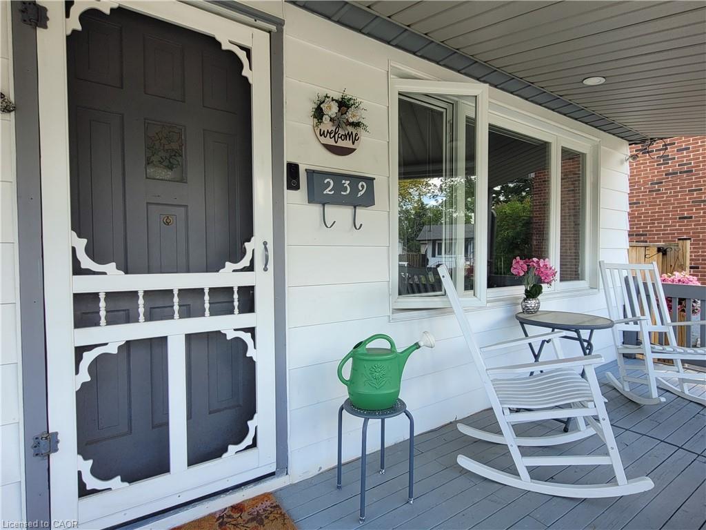239 West 18th Street Property Photo 4