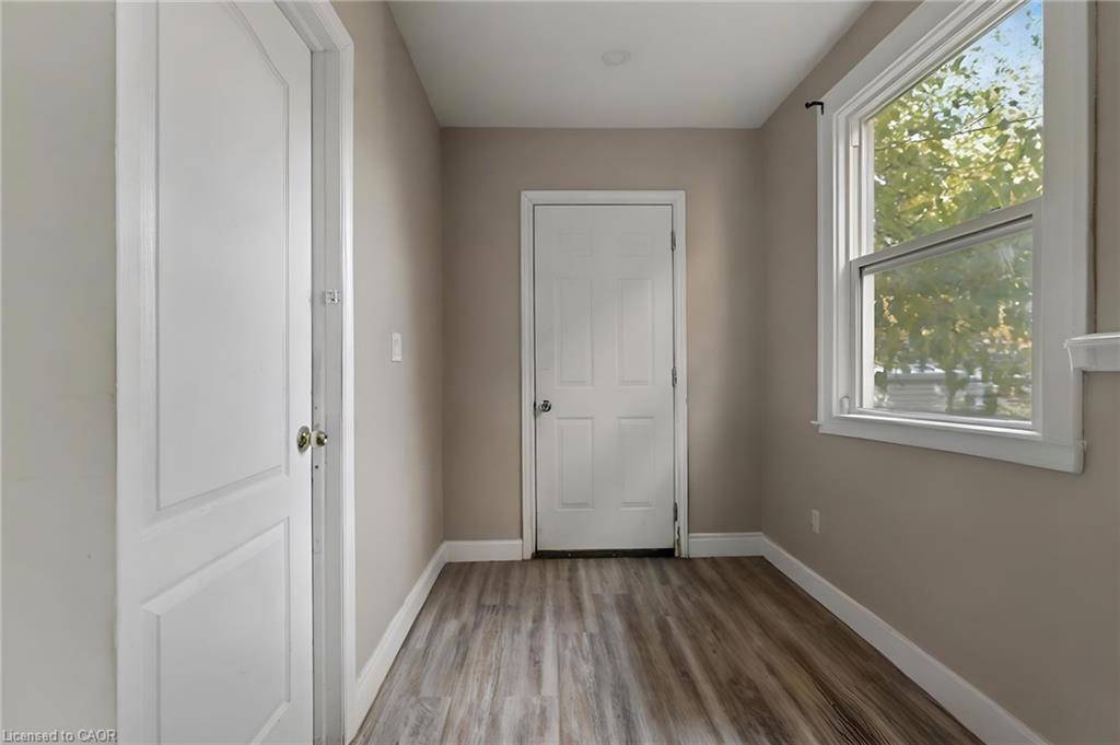 122 Montrose Street Property Photo 5