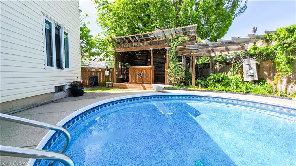 708 Campbelle Avenue Property Photo 9