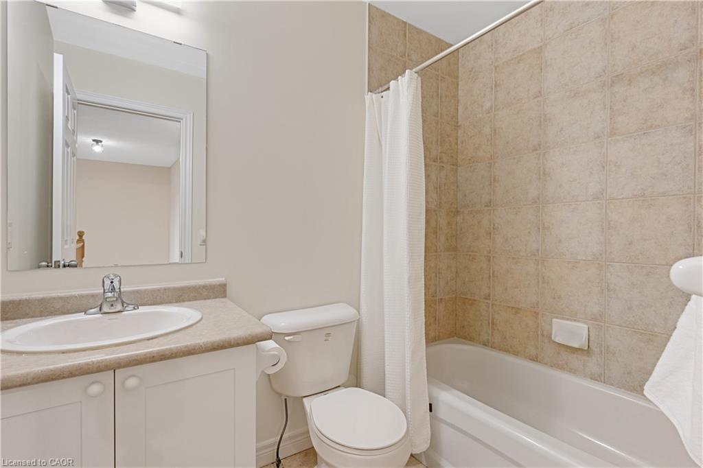 14-250 Ainslie Street S Property Photo 14