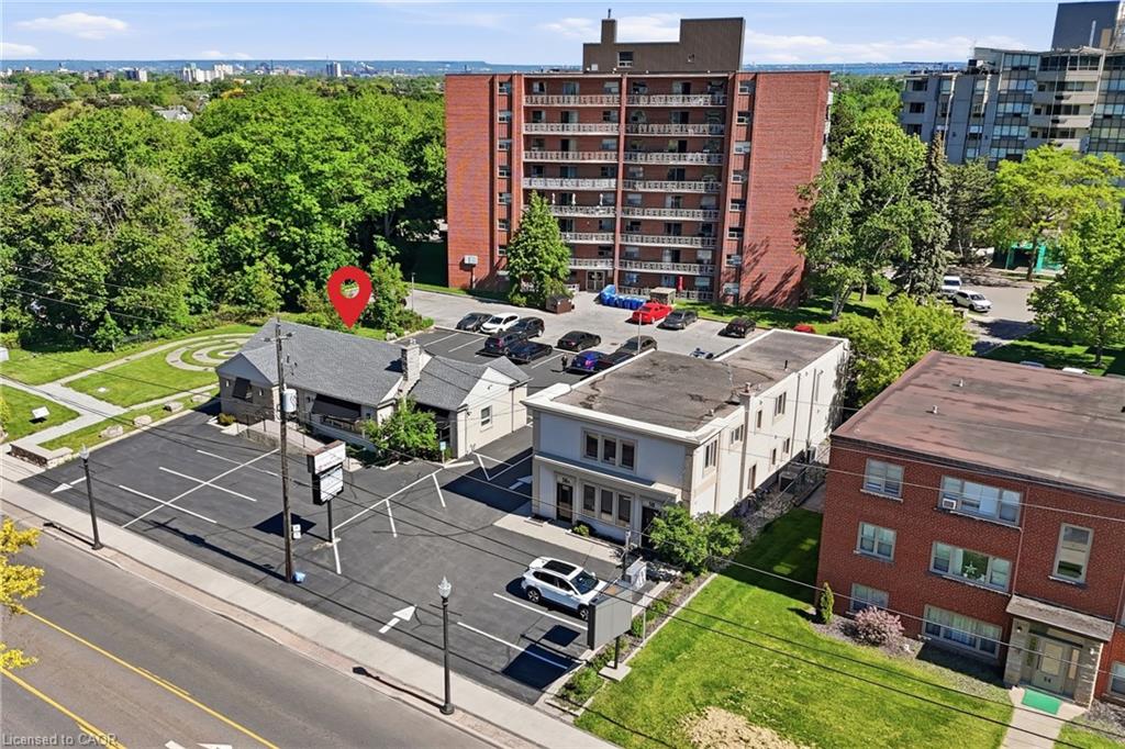 60 King Street W Property Photo 14
