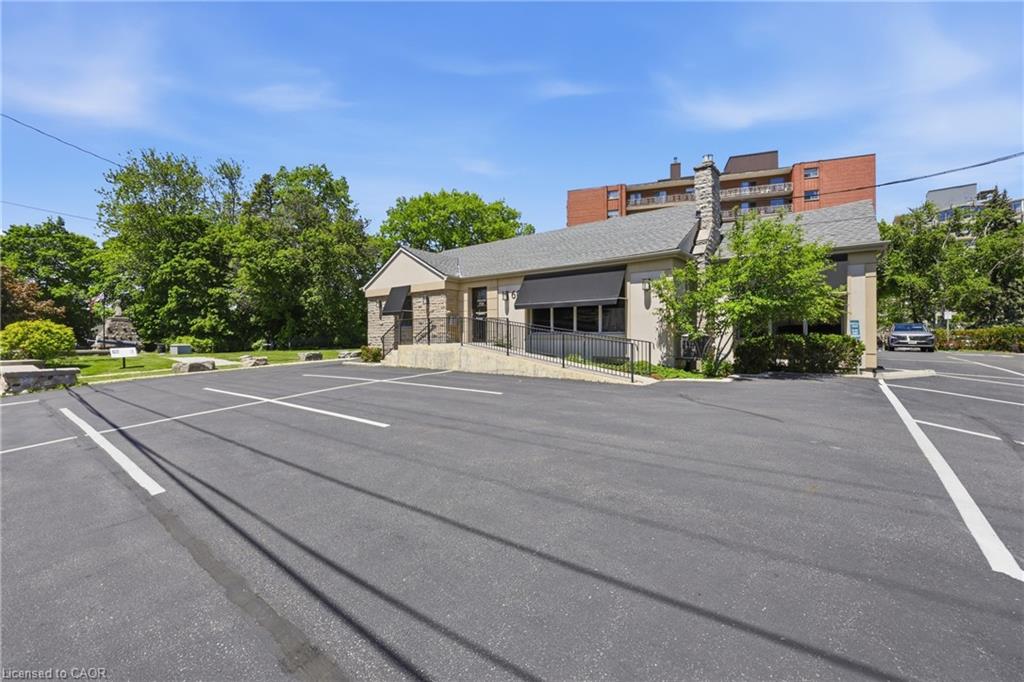 60 King Street W Property Photo 20