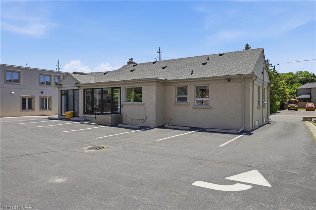 60 King Street W Property Photo 21