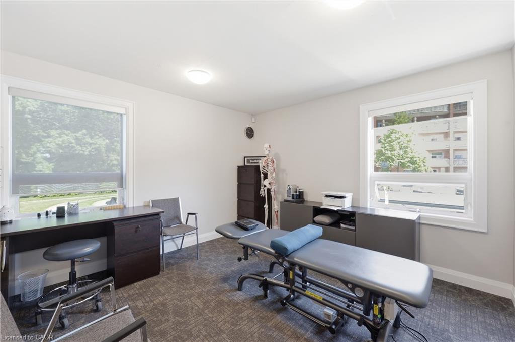 60 King Street W Property Photo 26