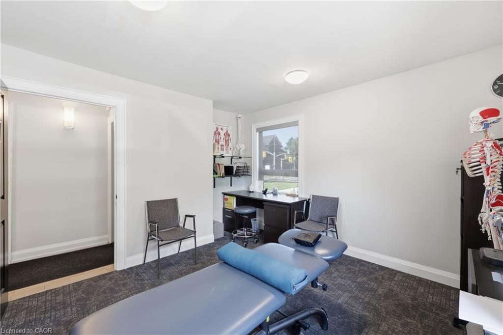 60 King Street W Property Photo 27