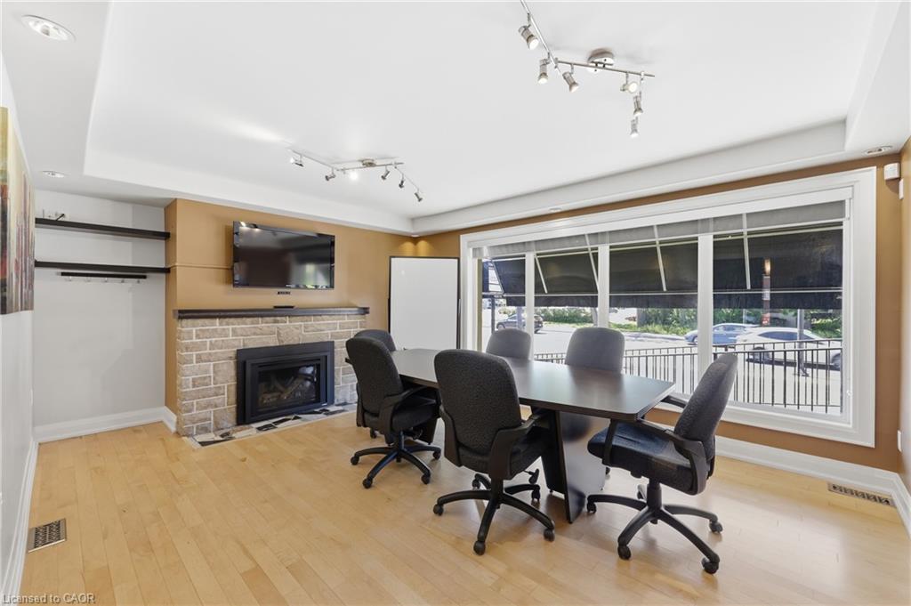 60 King Street W Property Photo 31